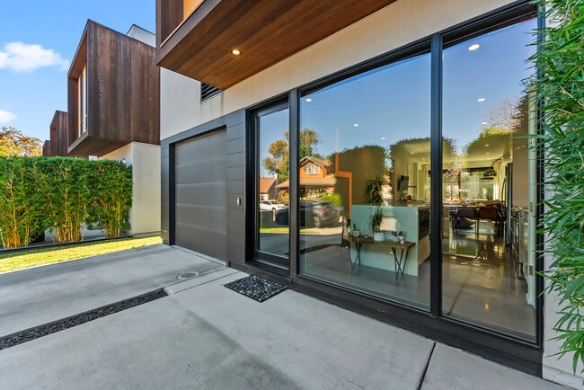 Photo - 1008 Yale St