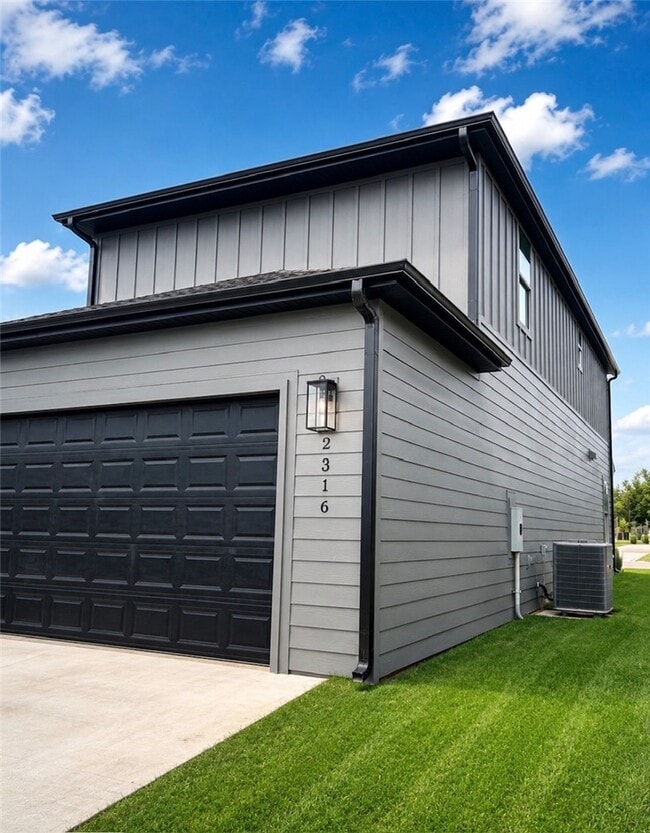 Photo - 2316 S 31st Pl