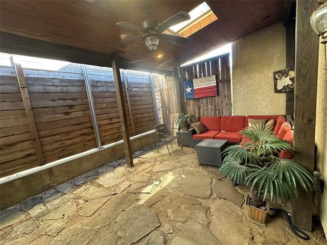 Photo - 3919 Cole Ave Unidad 105