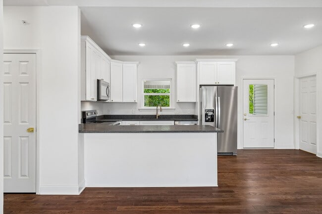 Photo - 551 Skyview Dr