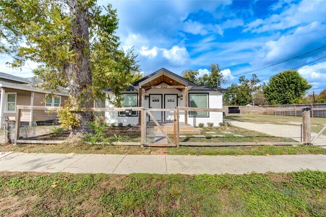 Photo - 4049 Lucille St