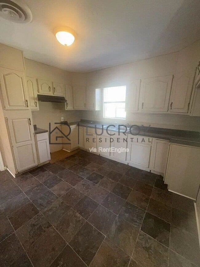 Photo - 316 Woody Dr