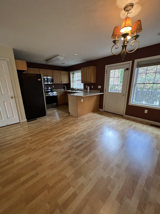 Photo - 794 Alpine St