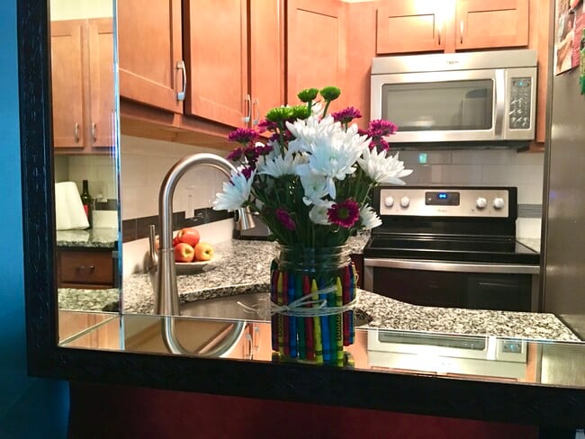 Electrodomésticos de acero inoxidable Whirlpool - 2529 Senator Ct Unidad H