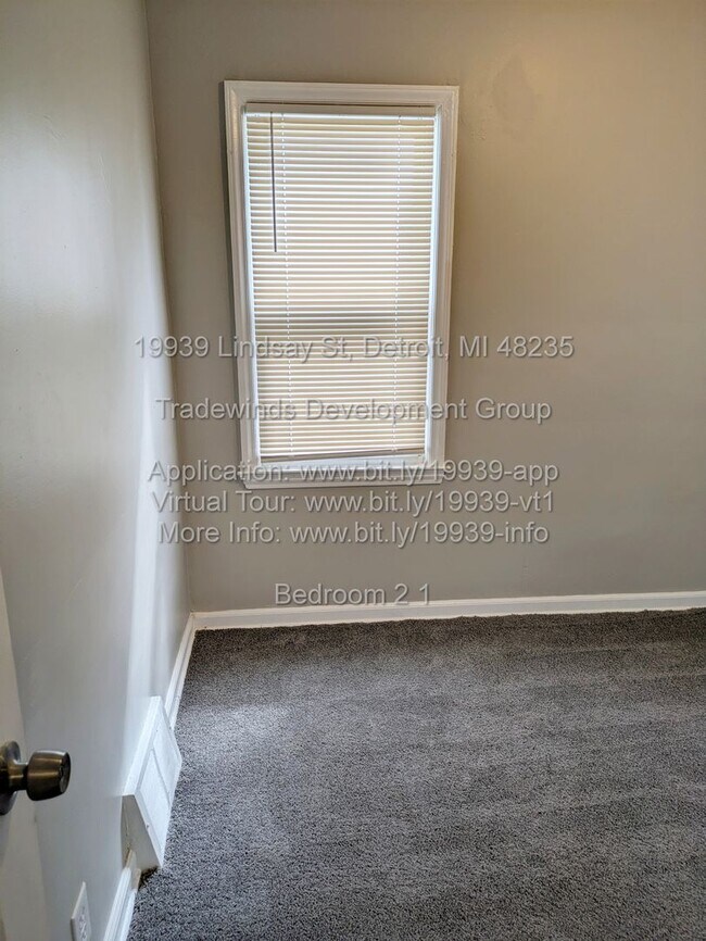 Photo - 19939 Lindsay St