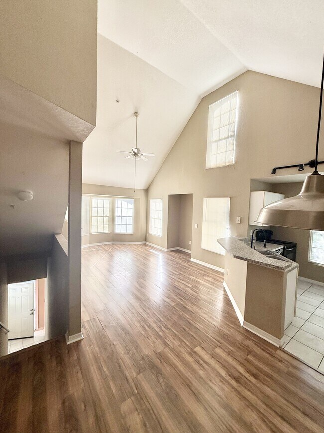 Photo - 6328 Raleigh St