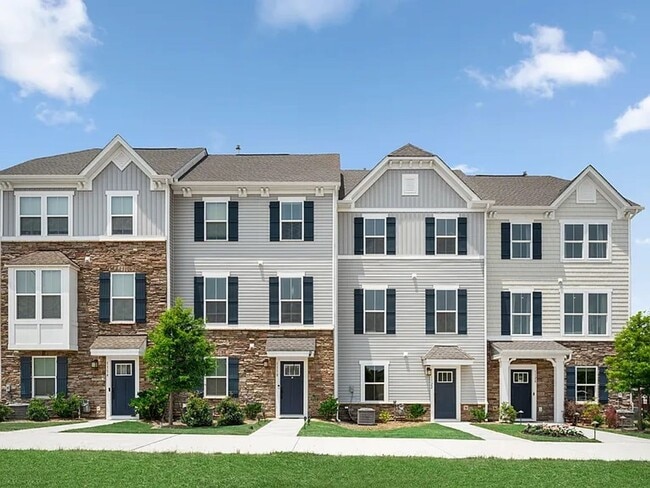 Building Photo - Stunning Luxury 4BR 3BA Home w/ Granite Island • Remodeled Kitchen • 2-Car Garage in Charlotte