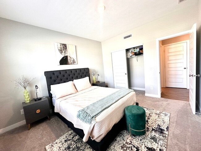 Photo - Furnished House in Avon