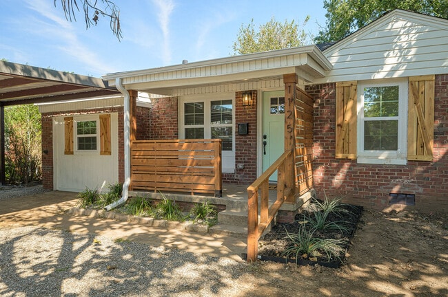 Photo - 1125 SW 47th St