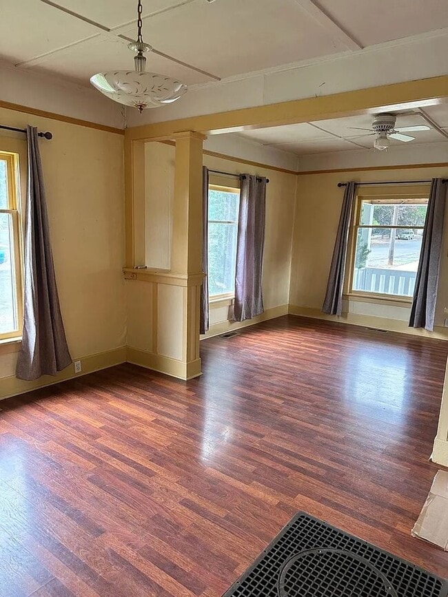 Photo - 509 N Cle Elum St Unidad 1