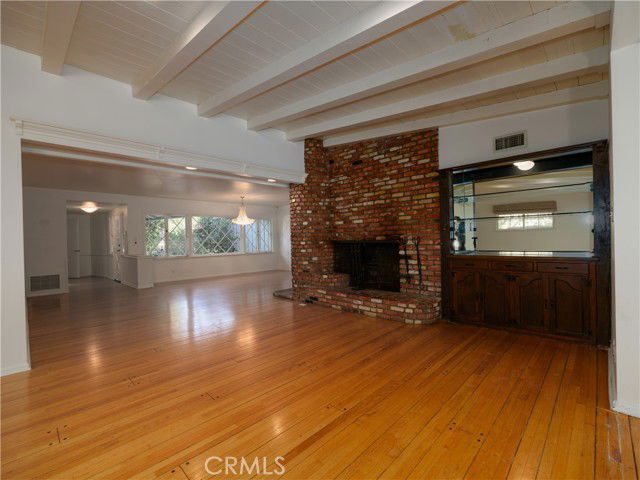 Photo - 4539 Hayvenhurst Ave