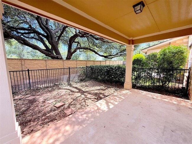 Building Photo - 16100 S Great Oaks Dr Unit 302