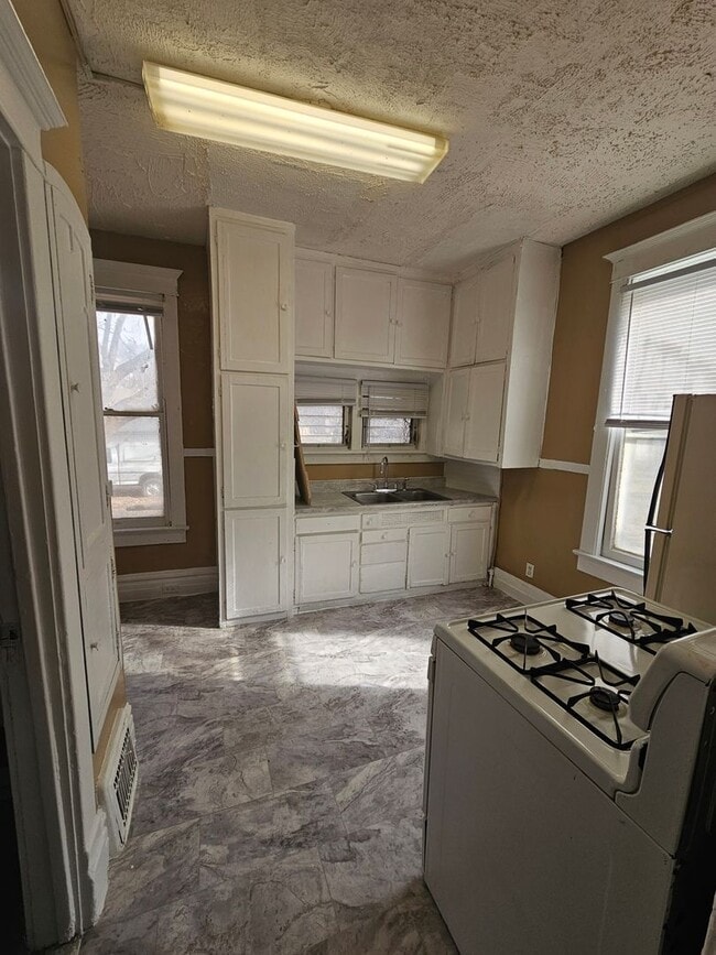 Photo - 706 Spring St Unit Lower