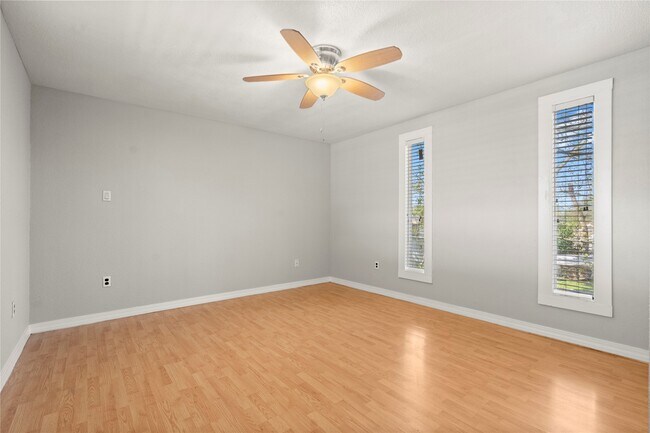 Photo - 907 Northbend Dr