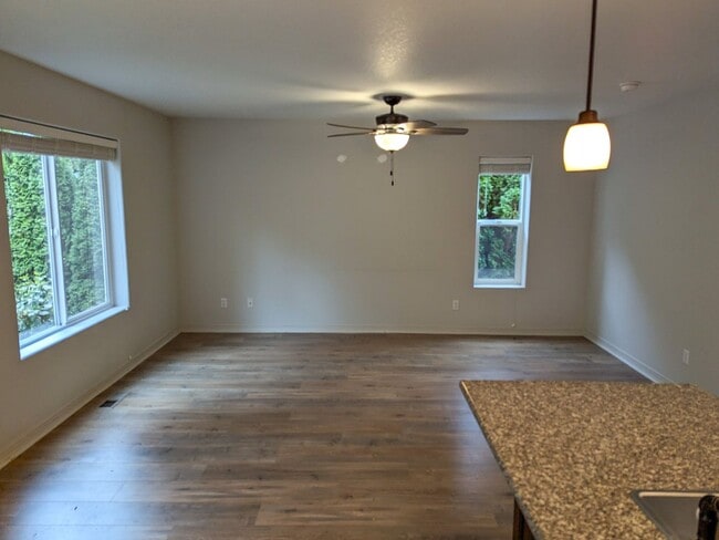 Photo - 407-409 Madrona Ave SE Unit 409
