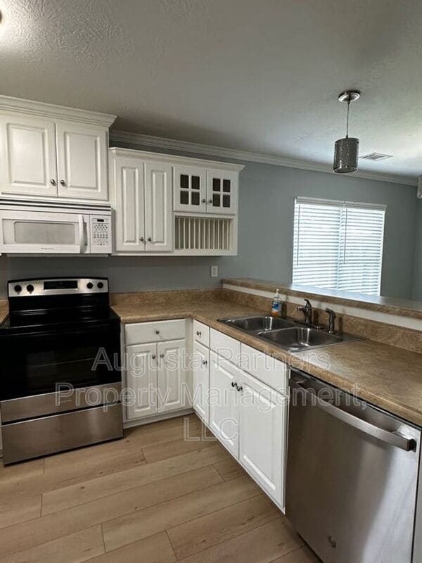 Photo - 2120 Whitney S Dr