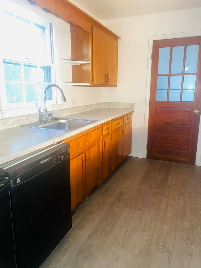 Photo - 117 Riverside Dr