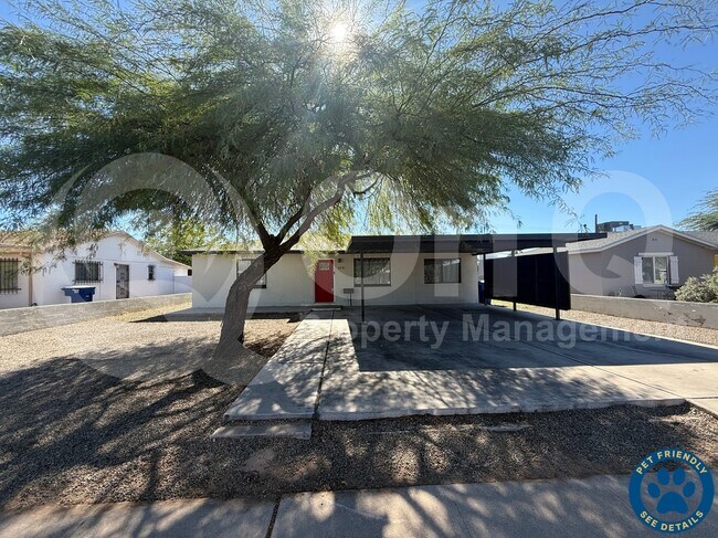 Building Photo - 2714 E 21st St