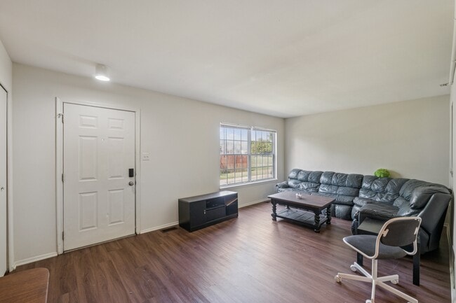 Photo - 4833 Berwyn House Rd