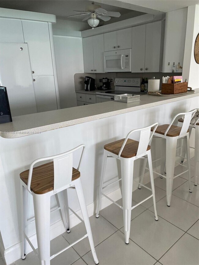 Photo - 5701 Collins Ave Unit 1606