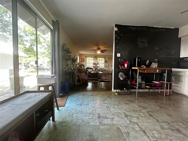 Photo - 4511 Avenue B