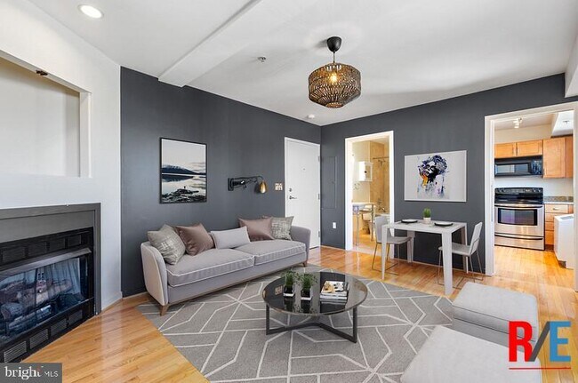 Photo - 815 King St Unit 4C