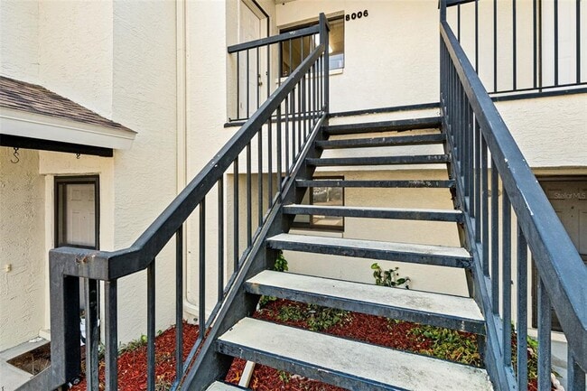 Photo - 8006 Picketts Ct