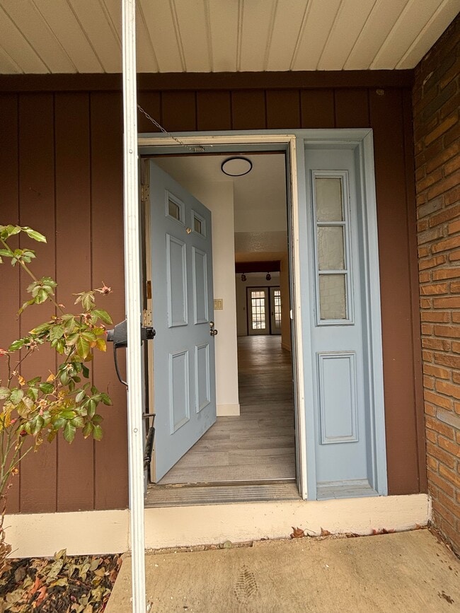 Building Photo - 6318 Bannister Dr Unit 6813 Rental