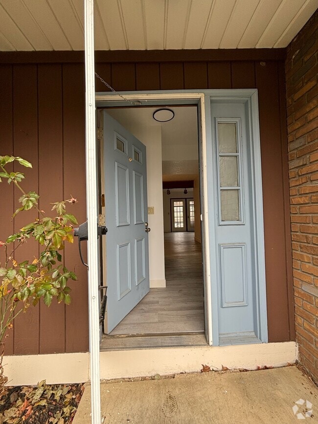 Building Photo - 6318 Bannister Dr Unit 6813 Rental