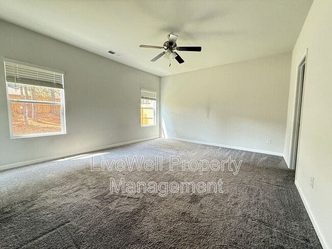 Photo - 380 Americana Dr