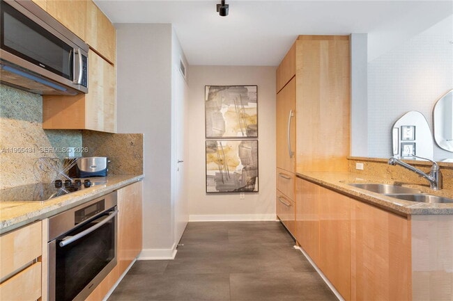 Photo - 50 South Pointe Dr