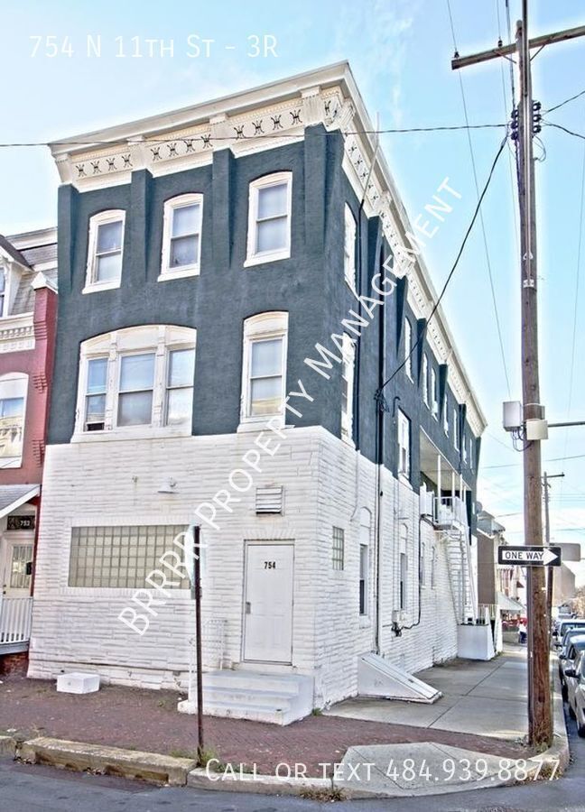 Building Photo - 754 N 11th St Unit 3R