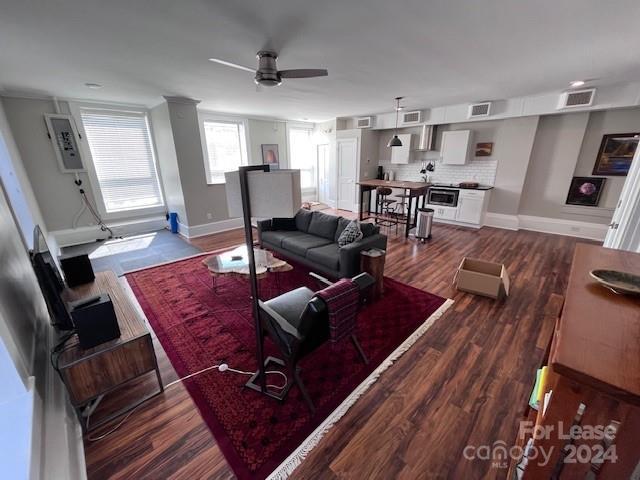 Photo - 104 Queen St