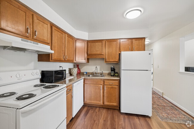 2BR, 1BA - 984SF - Kitchen