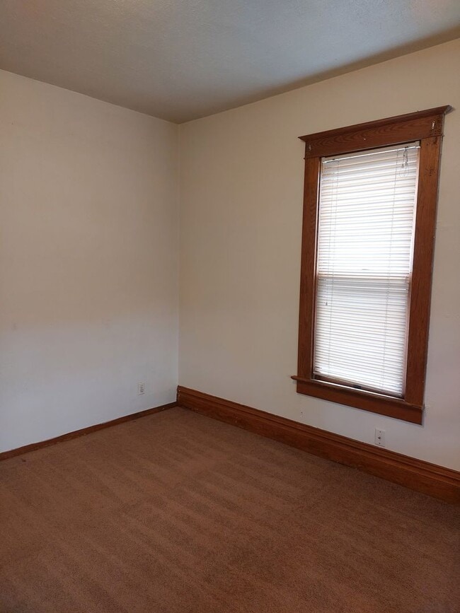 Photo - (1610 8th Ave)