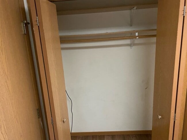 Building Photo - 106 5th Ave S Unit 2