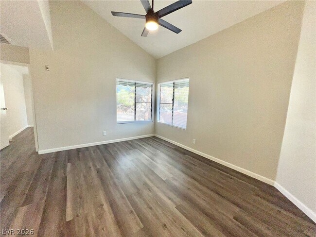 480 Elm Dr Unit 206