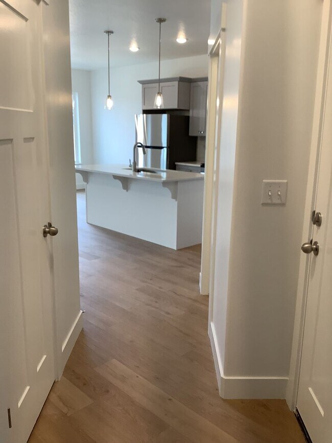 941 Portman Wy
