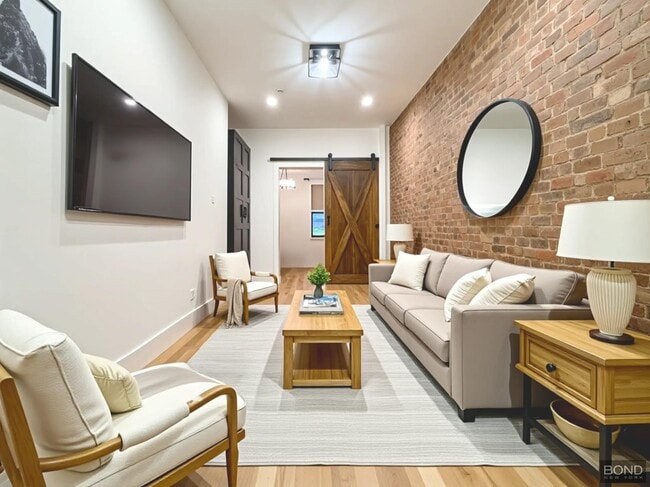 Building Photo - 298 Nassau Ave Rental