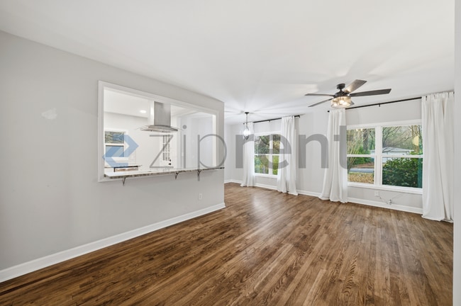 Photo - 1788 Broadwell St SW