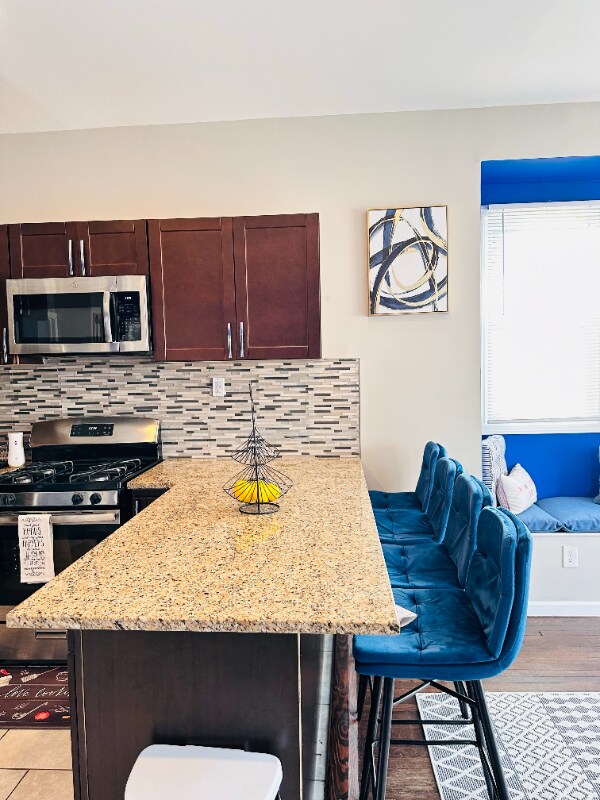 Photo - 41 Montrose St Unidad Right Side