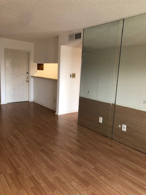 Photo - 2830 S Bartell Dr Unidad C211