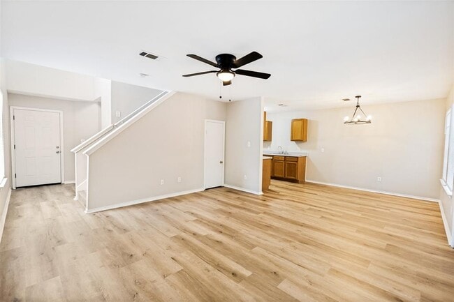 945-947-947 Sagewood Trail