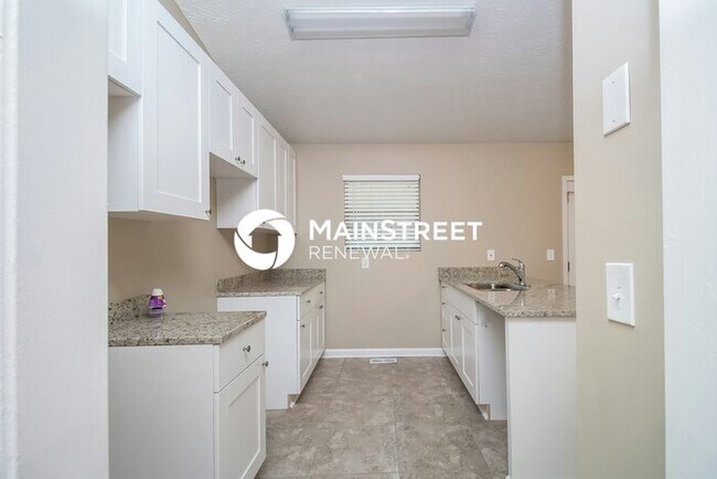 Photo - 3 Bedroom Pet-Friendly Home in Lithonia, GA with Main Street Renewal