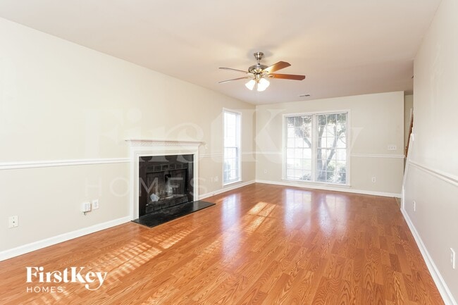 Photo - 3121 Southhampton Dr