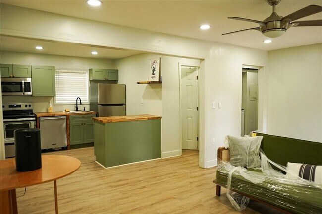 Photo - 1875 Dunlap Ave