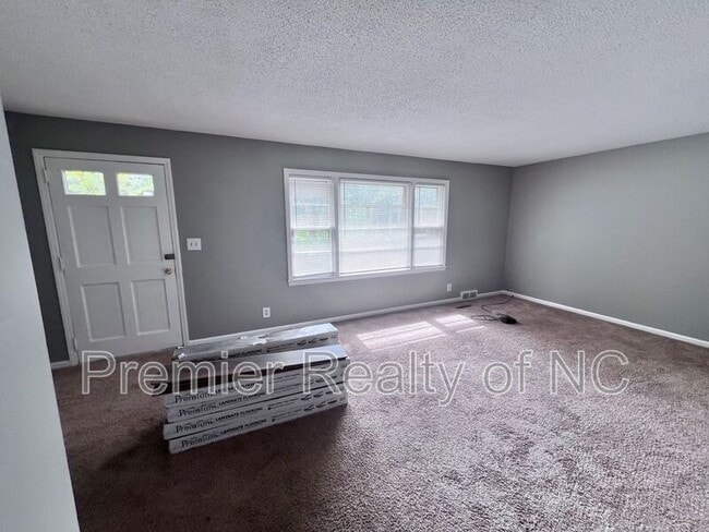 Photo - 4753 Eastwin Dr