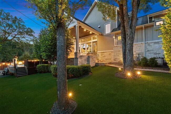 Photo - 1002 Meriden Ln