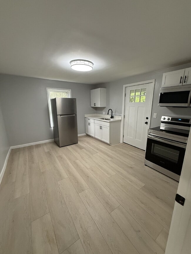 Building Photo - 2 bedrooms in the heart of Dearington Rental