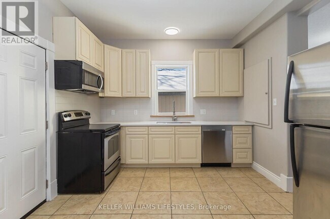 Photo - 79 Beaconsfield Ave Unit 1